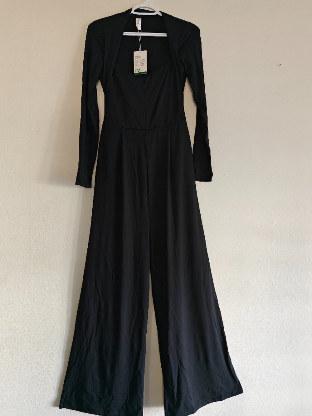 HALARA LONG SLEEVE WIDE LEG JUMPSUIT (SIZES MEDIUM & LARGE REGULAR ) - Picture 4 of 7